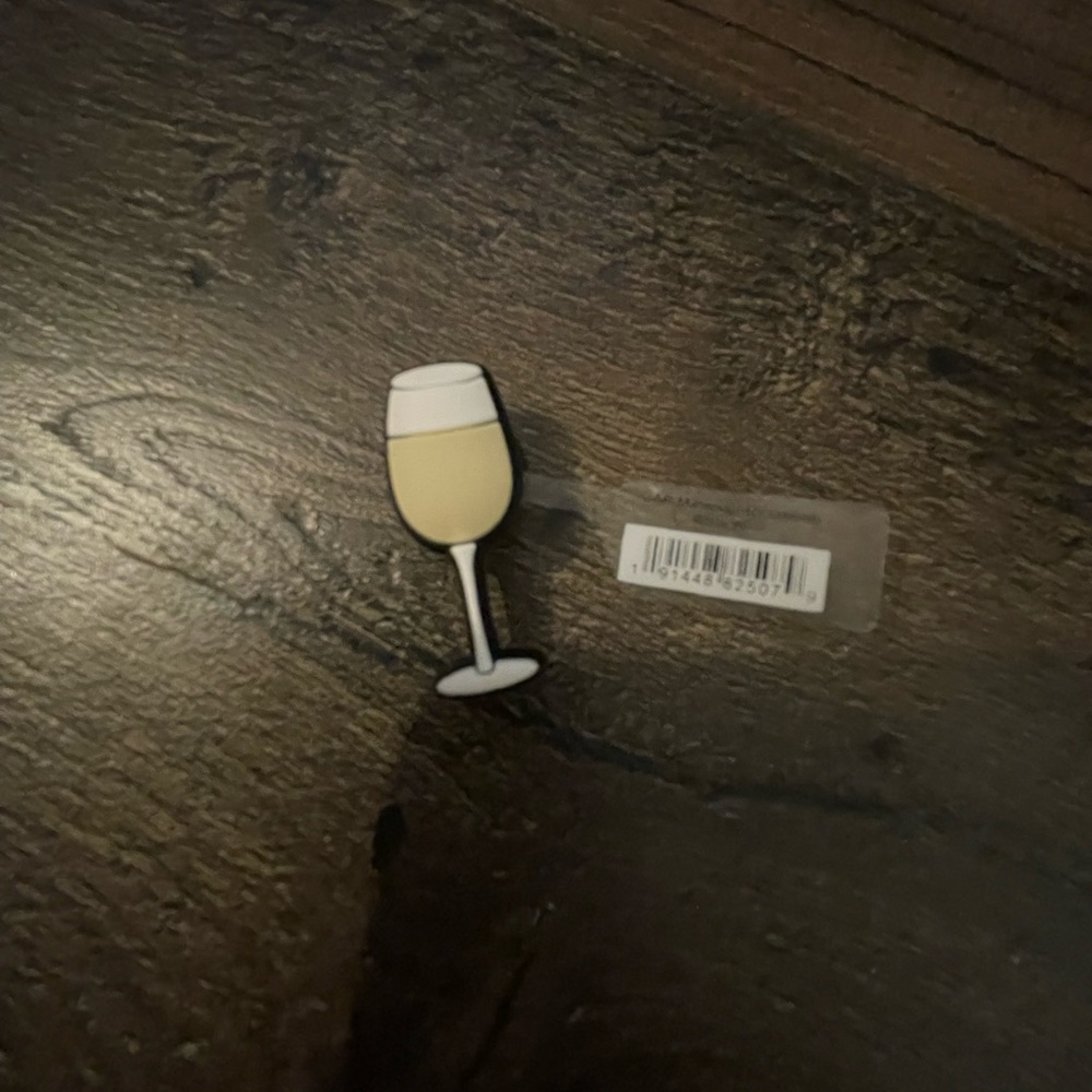 Crocs Charm White Wine Glass